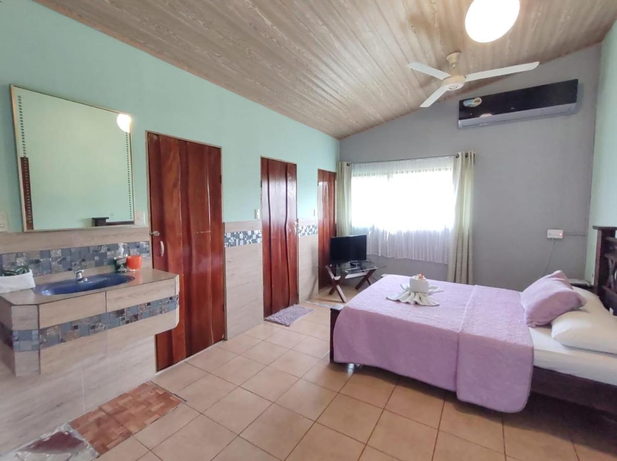 The Corner Airbnb Puerto Jiménez Exteriör bild
